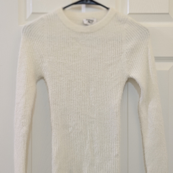 Princess Polly Cream Crew Neck Sweater - Picture 5 of 5